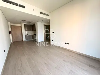 Corner 2BR | High Floor | Pool & Boulevard View | Chiller Free