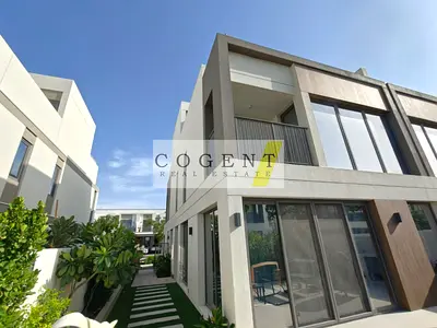 TWWIN VILLA I CLOSED KITCHEN I LANDSCAPED I APPLIANCES I GREAT LOCATION