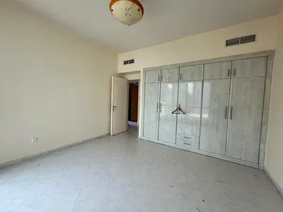 اطلالة بحرية شقة غرفة وصالة خزائن في الحائط تكييف علي المالك جيم مسبح شهر مجاناً تسهيلات في السداد موقع مميز سهل المخرج علي دبي