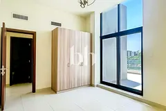 Lanscaped | Single row | Spacious