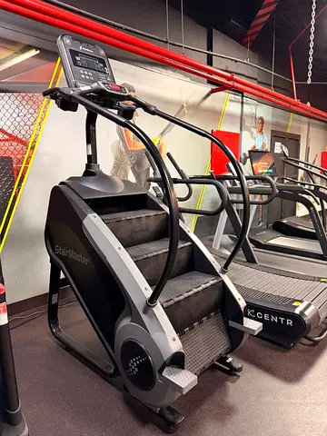 Refurbished StairMaster 8 Gauntlet StepMill with LED Console