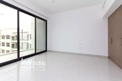 Balcony | Unfurnished | Vacant