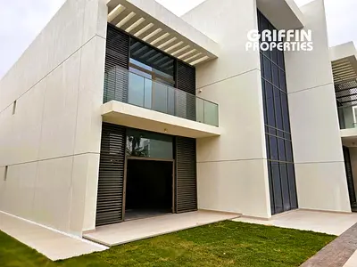 Vacant | Ready to Move | Private Pool & Lift