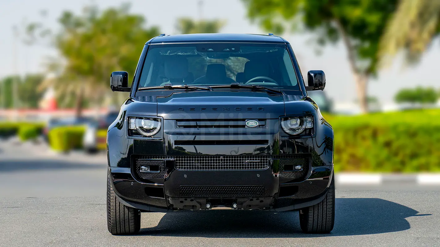 Land Rover Defender 2023 — photo 1 of 20