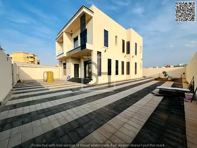 للبيع فيلا تتميز بموقع استراتيجي قريب من جميع الخدمات والمدارس والمراكز التجارية.