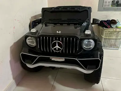 Mercedes-Benz Kids Ride-On Car