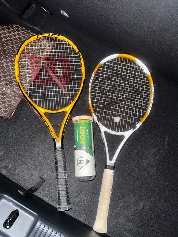Tennis rackets pair