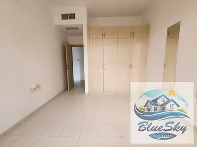 Hot deal beautiful building 1bhk with balcony 2 washroom just for 30k king fasal road
