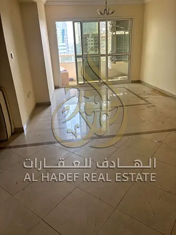 رصة مميزة للإيجار في المجاز 3 بإطلالة بحرية رائعة مع باركن، ضمن موقع يعتبر من أفضل وأرقى المناطق السكنية في الشارقة  إذا كنت تبحث عن شقة تجمع بين المو