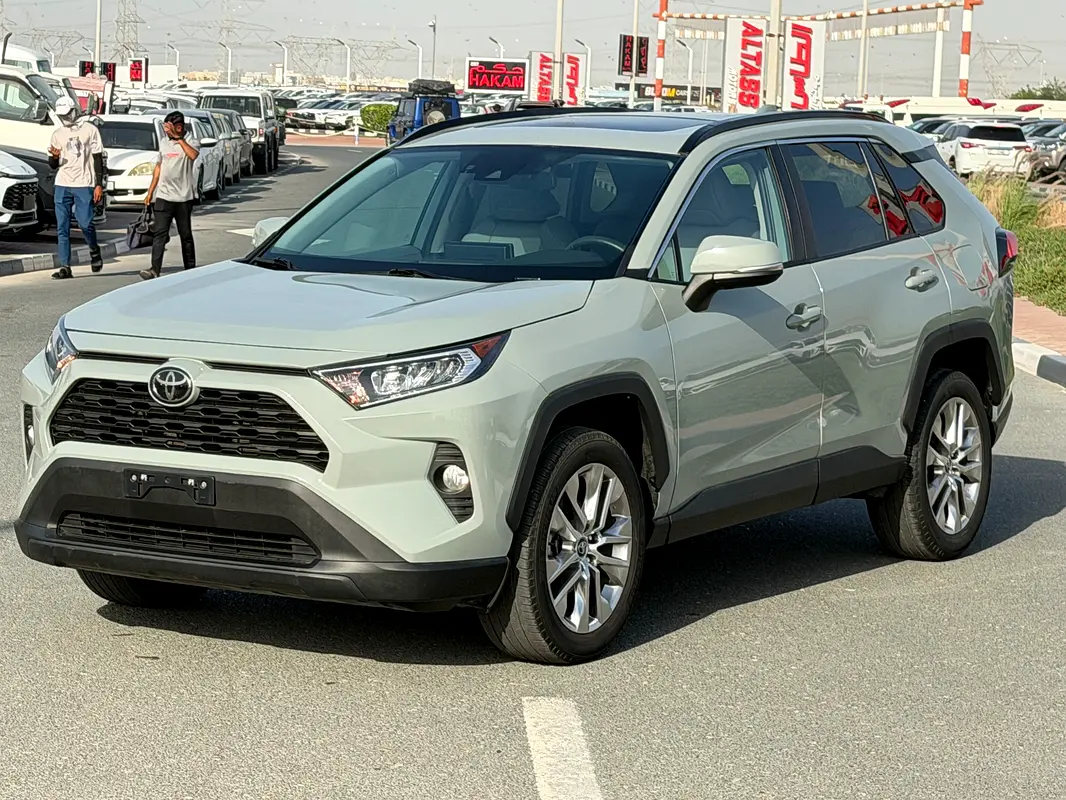 Toyota Rav 4 2021 — photo 1 of 18