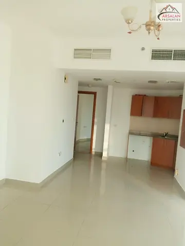 شقة بغرفة نوم واحدة | برج ليكسايد B | شرفة | إطلالات على البحيرة والمدينة