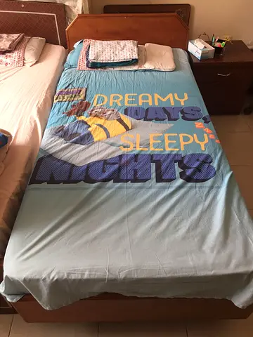 Single bed for sale - solid wood 90*180, excellent condition