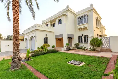 5 Bedroom Villa with Private pool and beach