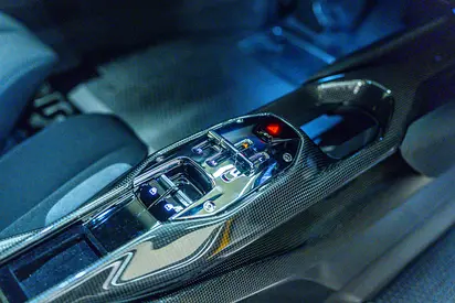 2024 Ferrari SF90 STRADALE — миниатюра 13
