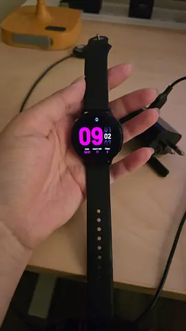 SAMSUNG WATCH Active 2 with charger and wire - Good working condition