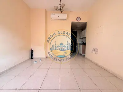 VERY SPACIOUS STODIO WITH SEPARATE KITCHEN READY TO MOVE APARTMENT ON RODE BULDING NEAR TO SCHOOL