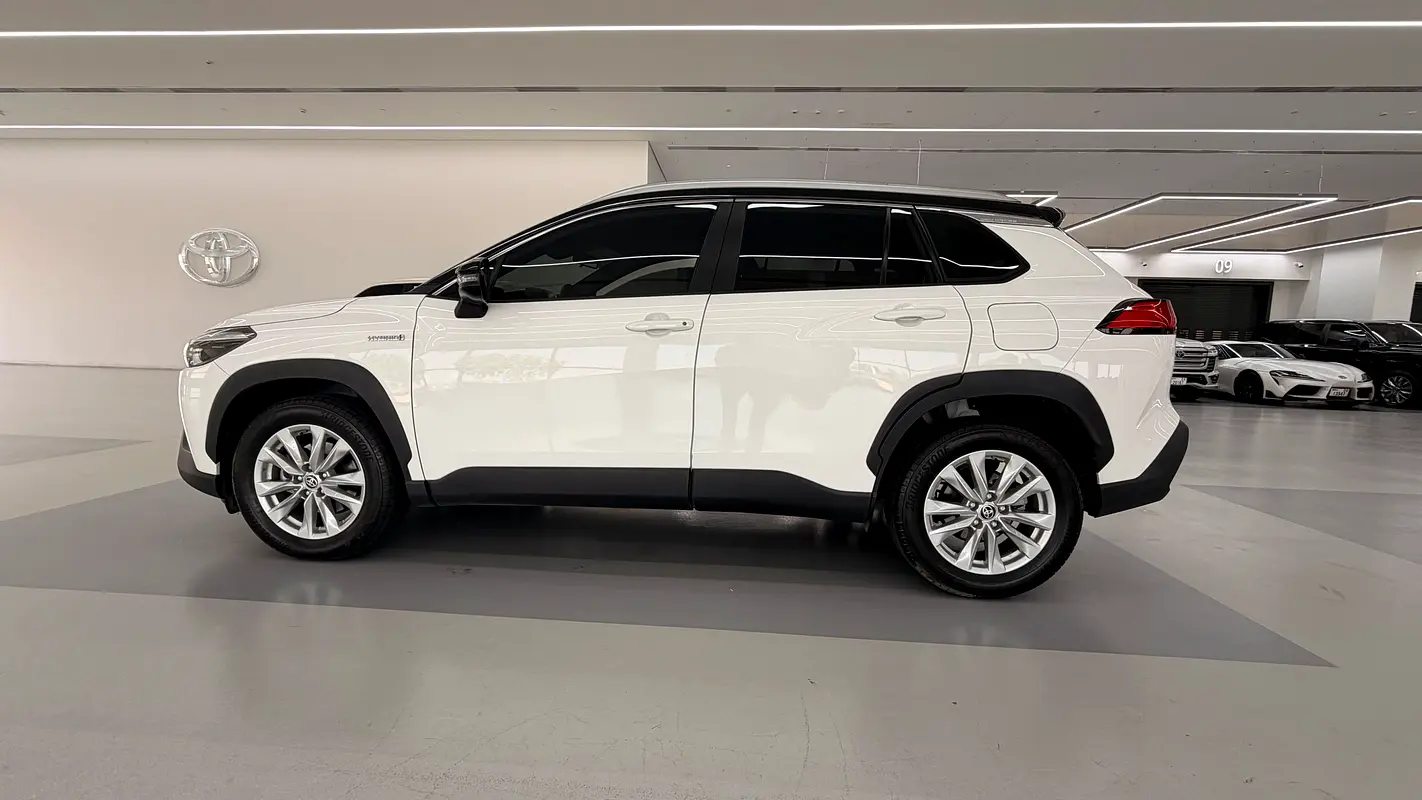 Toyota Corolla Cross 2024 — photo 1 of 7