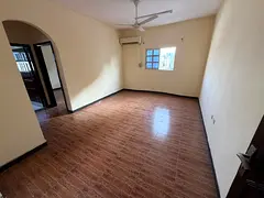 One-bedroom apartment with a living room - Al Rashidiya 2, Ajman - Split AC - Family accommodation -