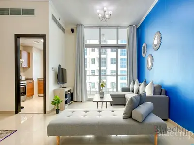 Spacious Layout | Vacant | Partial Sea View