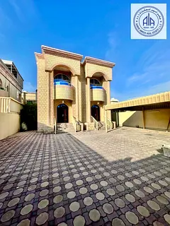 5 bedroom villa available for rent in al Rawda 1