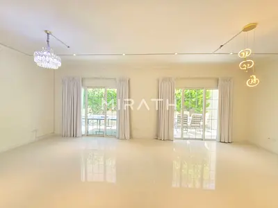 Stylish Modern Villa|Private Pool|Parkside Living