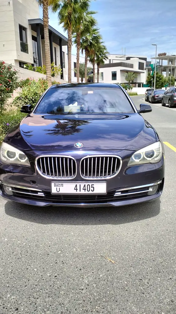 BMW 7-Series 2015 — photo 1 of 4