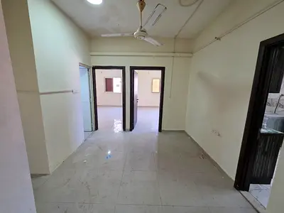 فرصة مميزة للسكن في واحدة من أجمل المواقع على كورنيش عجمان، حيث الإطلالة البحرية المميزة والموقع الحيوي القريب من جميع الخدمات والمرافق الترفيهية