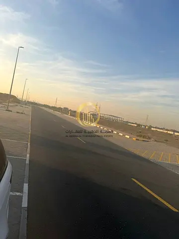 ارض صناعية للبيع في مدينة الامارات الصناعية (الصجعة ) مساحة الارض 17070قدم
