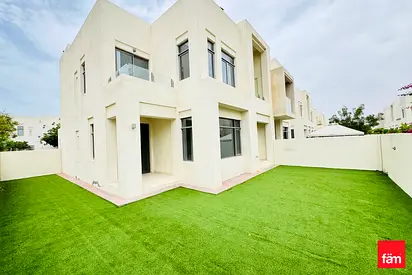 END UNIT / HUGE GARDEN / TYPE J / READY TO MOVE