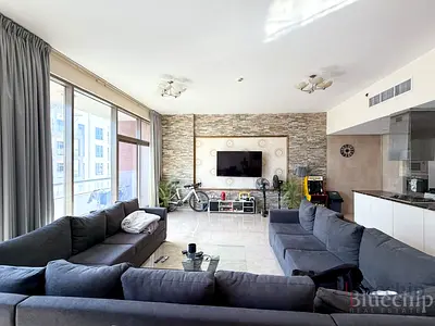 Rare Large 3BR Apartment | High Demand Layout