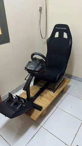 Logitech G29 steering wheel+pedals+playseat racing simulator full assembly.