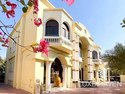 7BR Lake-Facing Villa | Elevator | Pool | Cinema