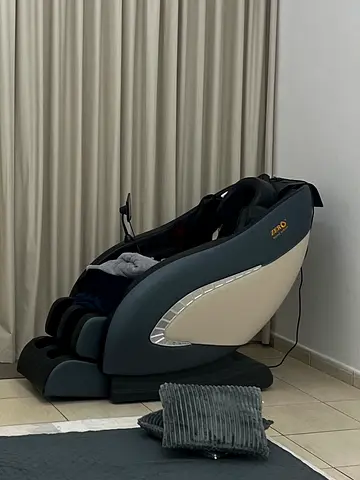 Zero HealthCare U-Galaxy Plus Massage Chair.