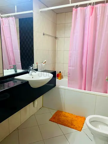 Ready to move only for working couple