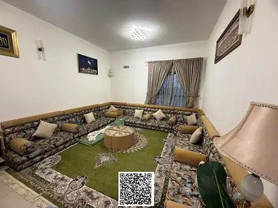 Apartment شقة فاخرة أنيقة من 3 غرف نوم في برج الخور | غير مفروشة / غرفة معيشة رئيسية حصرية