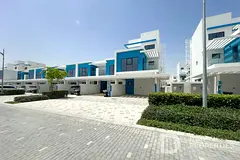 SINGLE ROW | CLOSE TO CENTRAL HUB | VACANT