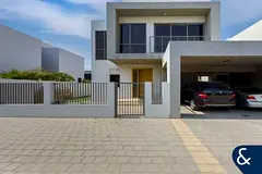 Vacant | Bright Open-Plan Living | Private