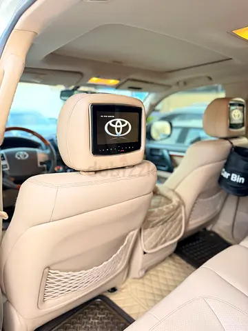 Toyota Land Cruiser V8 2015 GX.R TOP GCC