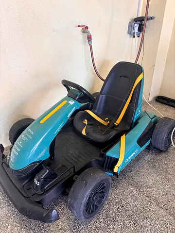 Kids electric ride-on go-kart — working, good condition