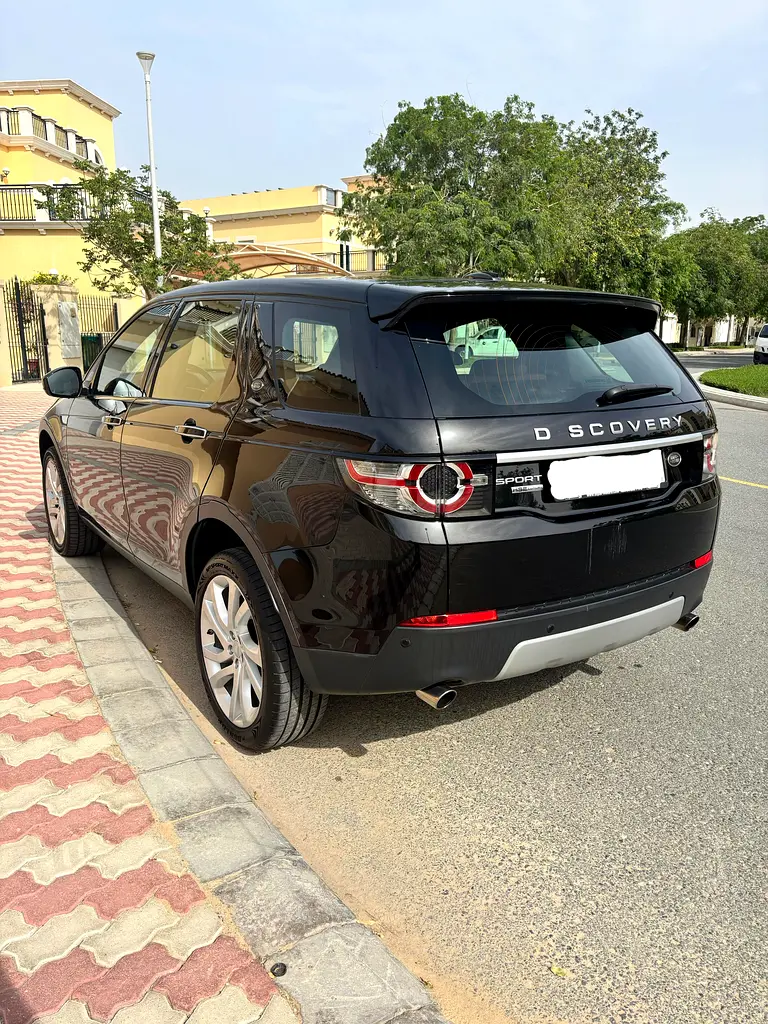 Land Rover Discovery Sport 2016 — photo 1 of 14