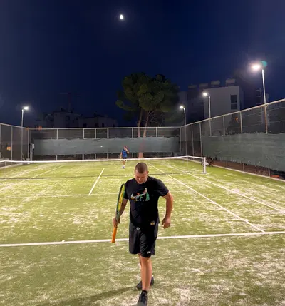 PROFESSINAL TENNIS TRAINER