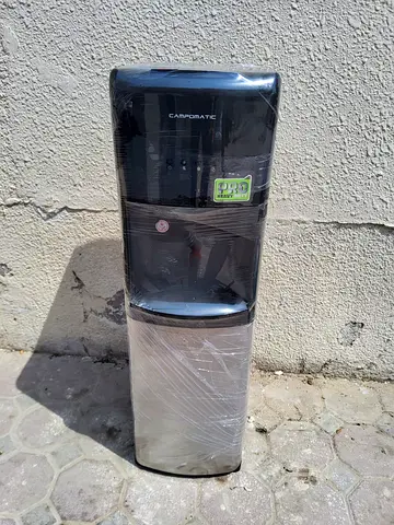Bottom load water dispenser