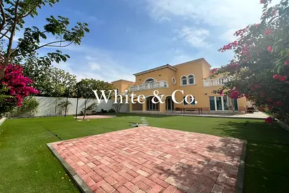 Vacant Now | Large Plot | Spacious 5 Beds