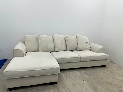 Like new condition the one brand Kingston lshape sofa