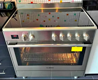 Free delivery Bosch series 8 electric ceramic cooker with dual fan 90 cm