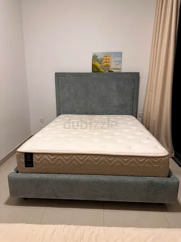 Grey bed with mattress 160x200