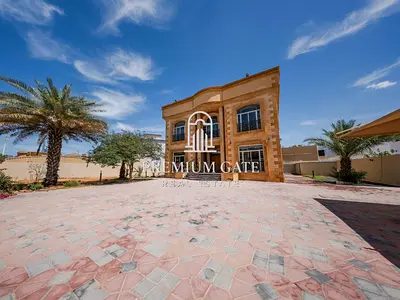 Beautiful 5BR | Spacious plot | Stone finish