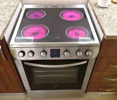 Hoover 60x60 full electric cooker 4 burners neat and clean