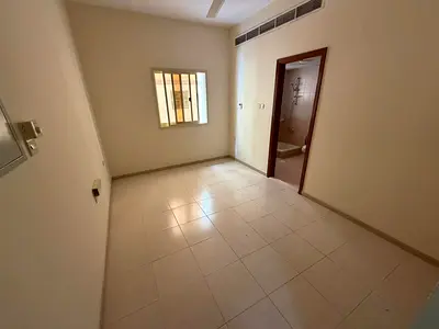 فرصة مميزة للسكن في منطقة الحميدية بموقع حيوي قريب من المحكمة وجامعة عجمان، مع سهولة الوصول إلى جميع الخدمات والمرافق الأساسية