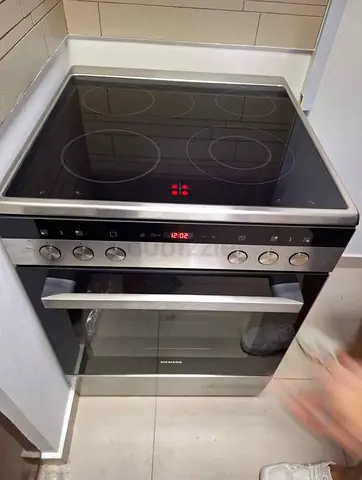 Siemens IQ300 Electric Ceramic Cooker 60cm Mint Use